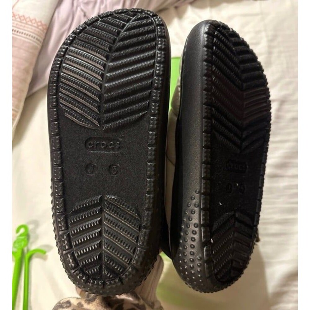 Crocs - Picture 4 of 5